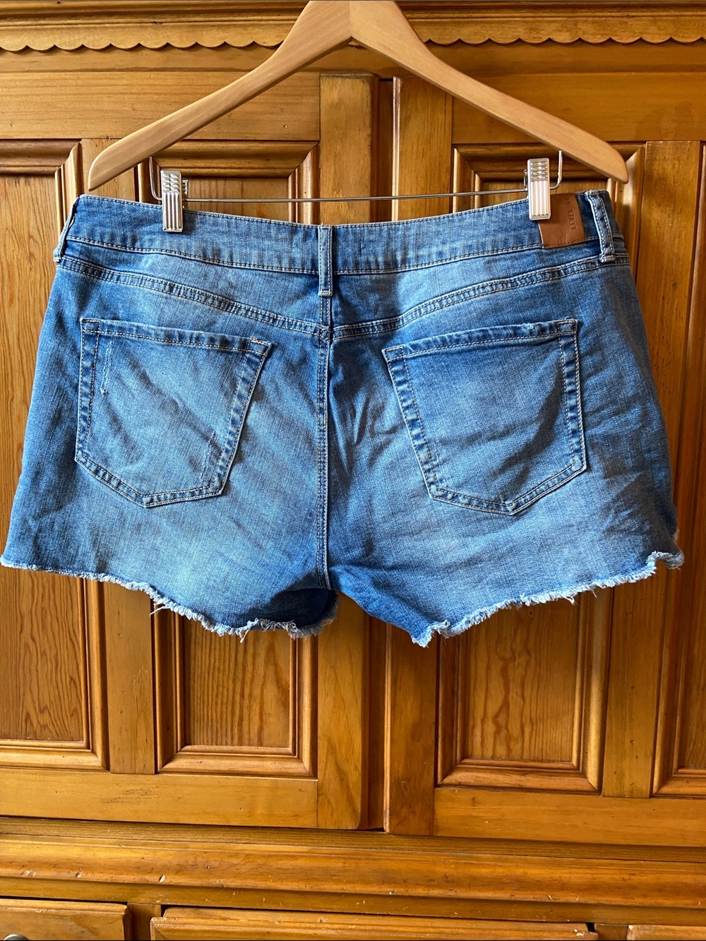 Womens 33”  Size 16 Level 99 Distressed Blue Cutoff Jean Shorts